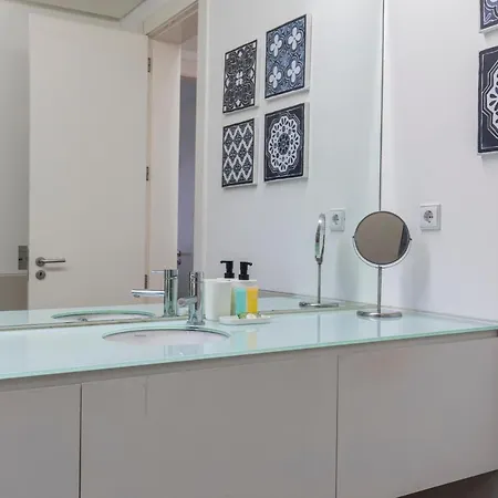 Апартаменты 32 -lovely 2 Bedroom In Principe Real Лиссабон